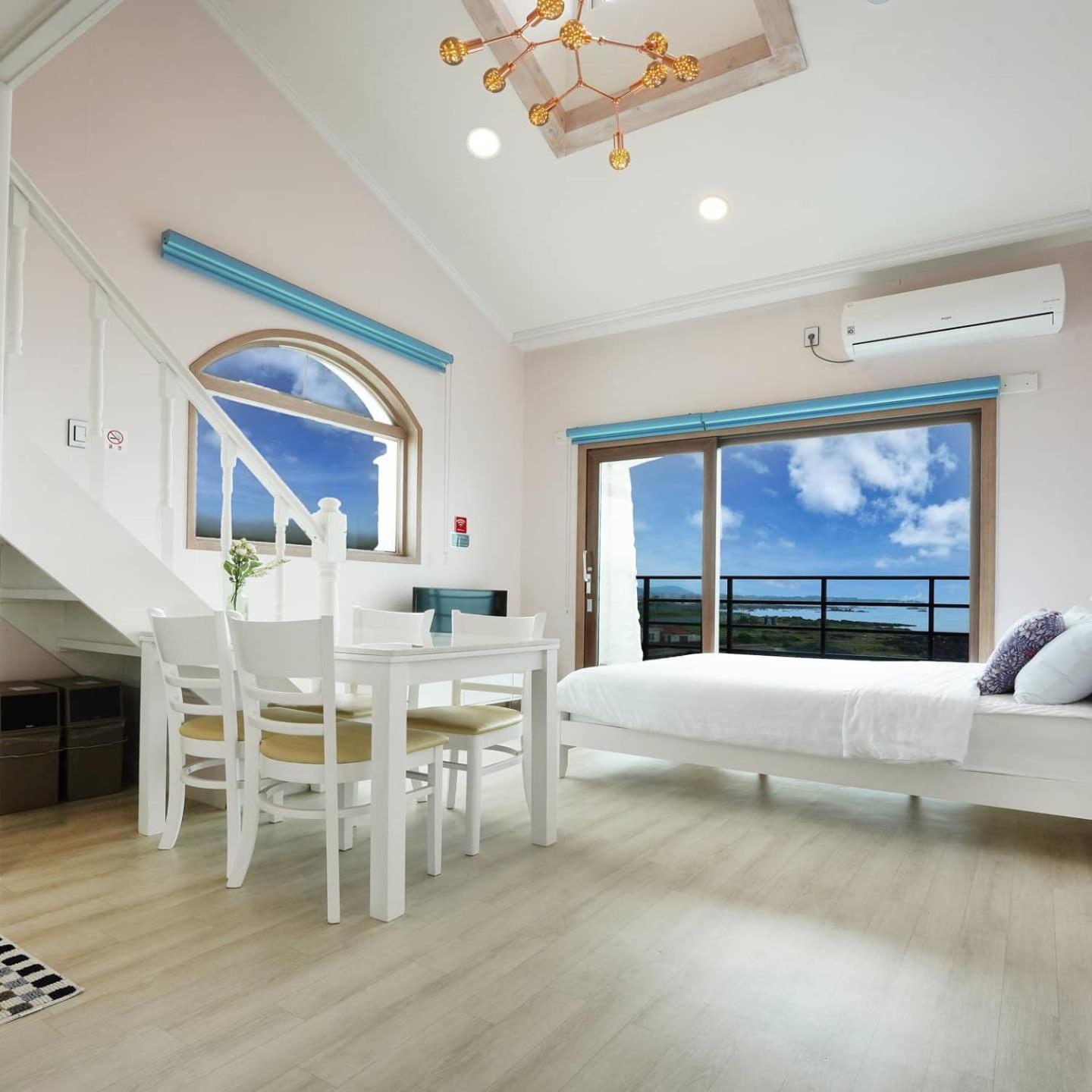 Pension Haneul Tari Jeju Exterior photo
