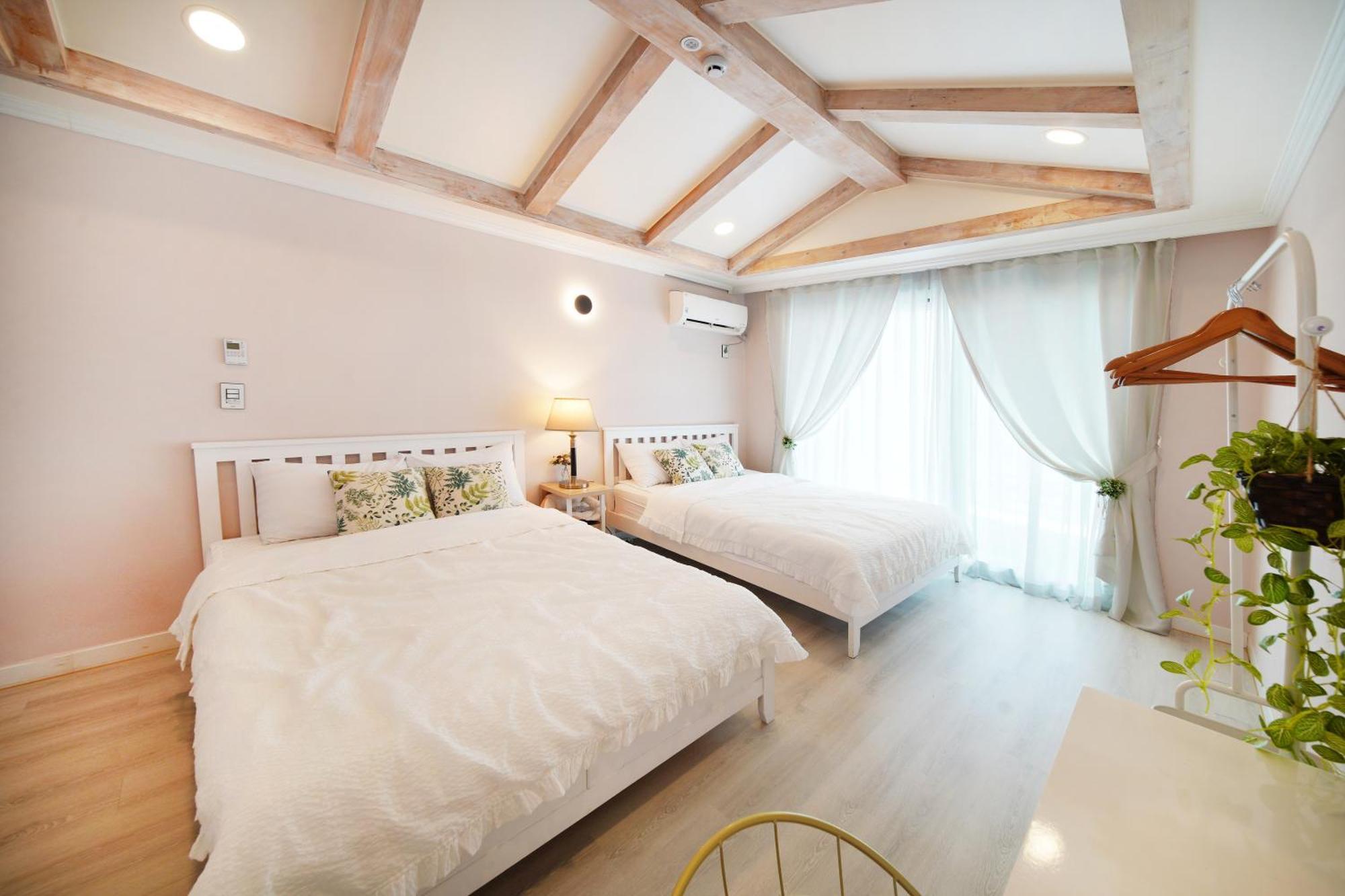 Pension Haneul Tari Jeju Room photo